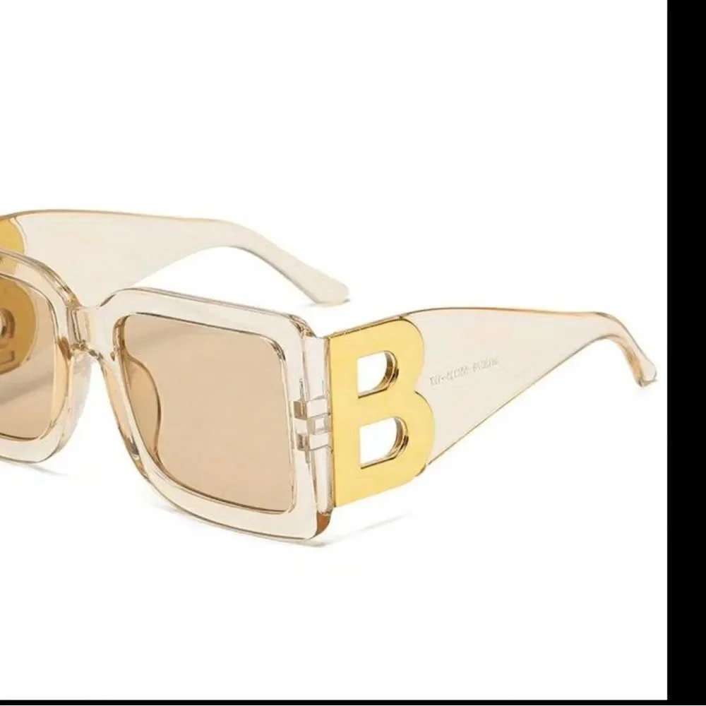 NWT Oversized heavy plastic frame, sunglasses metallic B Decor UV protec…